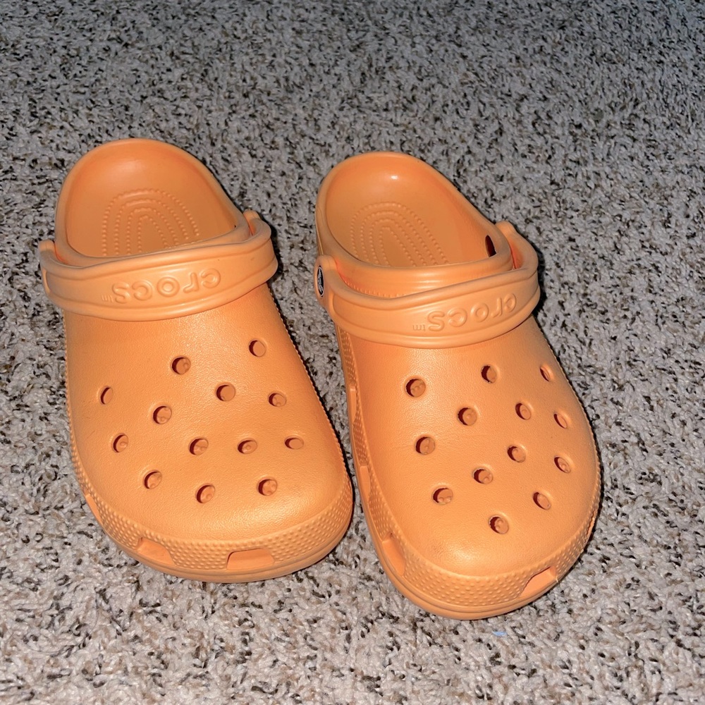 Classic clogs, orange crocs